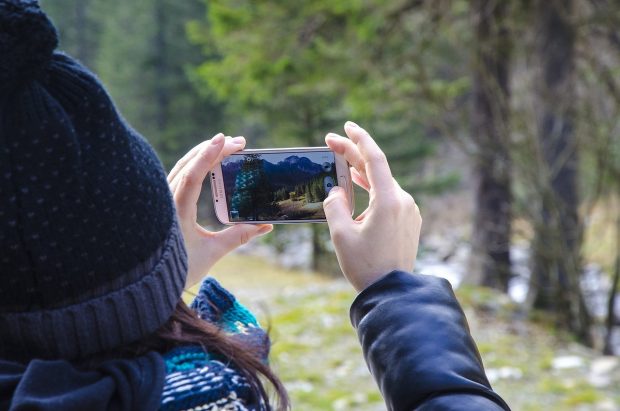 samsung-691027_1280-620x411 How to Make the Most of Your Smartphone When Travelling