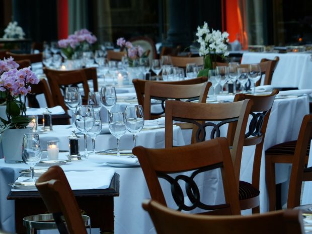 Why You Should Hire Your Restaurant Linens