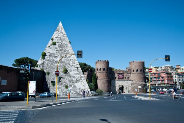 Pyramid of Cestius - Admirable Extraordinary Construction Pyramid of Cestius - Admirable Extraordinary Construction