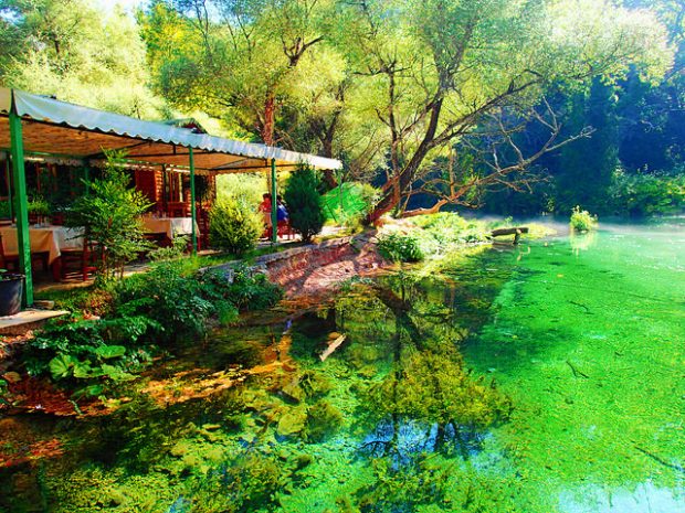 Lake Without Bottom – See The Extraordinary Beauty Of Blue Eye Lake Without Bottom – See The Extraordinary Beauty Of Blue Eye