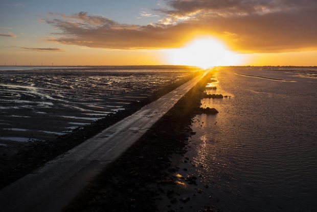 Passage Du Gois – Road That Simply Disappear Passage Du Gois – Road That Simply Disappear