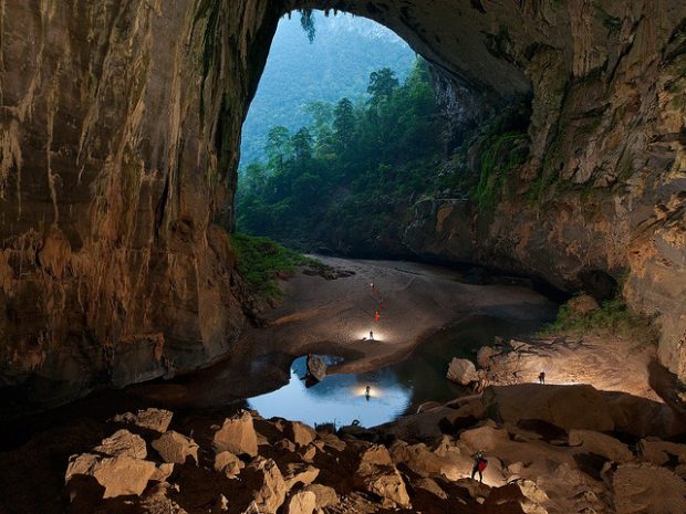 Hang Son Doong Cave - The Vietnam Underground Kingdom Hang Son Doong Cave - The Vietnam Underground Kingdom