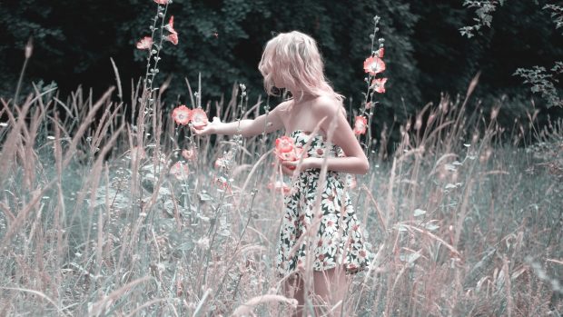 girl-collects-flowers-1725176_1280-620x349 Make Your Next Summer Holiday A One To Remember