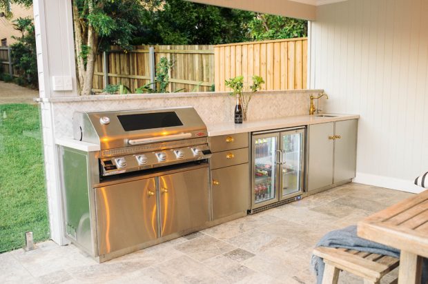 Why Stainless Steel Cabinets are the Best Choice for Your Outdoor Kitchen Why Stainless Steel Cabinets are the Best Choice for Your Outdoor Kitchen
