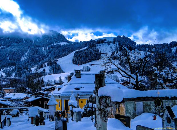 Hahnenkamm-Downhill-Kitzbuhel-Tyrol-Austria-620x456 The Ultimate Bucket List for Skiers and Snowboarders