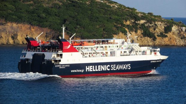 Ferry-Boat-Greece-620x349 6 Travel Myths about the Greek Islands