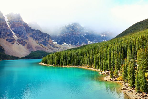 Moraine-Lake-Canada-1-620x414 Five Incomparable Yet Beautiful Spots In The World