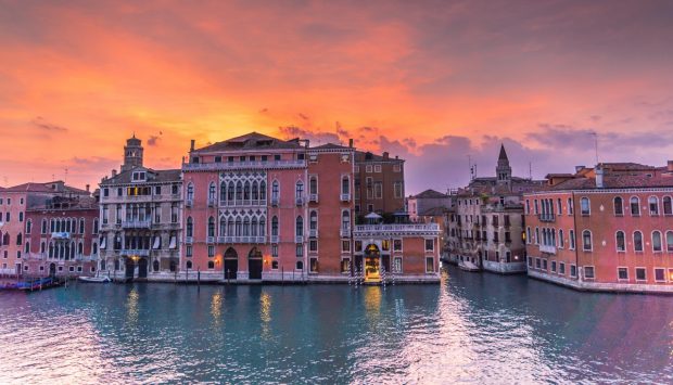 Venice-Italy-620x355 11 Best Countries to Combine Traveling and Studying Abroad