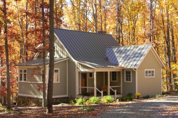 3 Tips to Keeping a Leak-Free Roof through Winter 3 Tips to Keeping a Leak-Free Roof through Winter