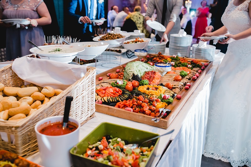 Reasons Why You Should Hire Wedding Buffet Catering Services