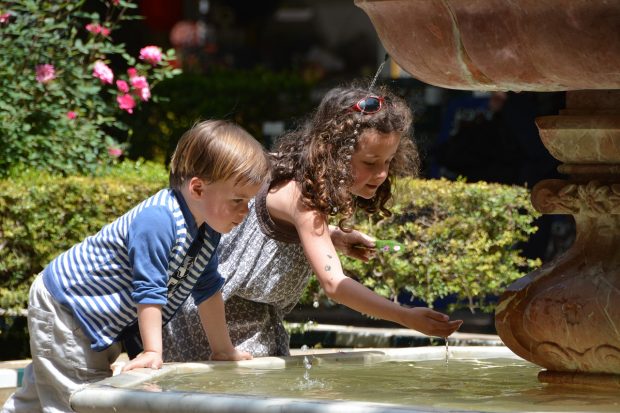 child-3374914_1280-620x413 How To Deal With The Heat On Your Summer Getaway