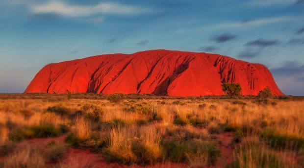 uluru-2058380_1280-620x343 How To Deal With The Heat On Your Summer Getaway