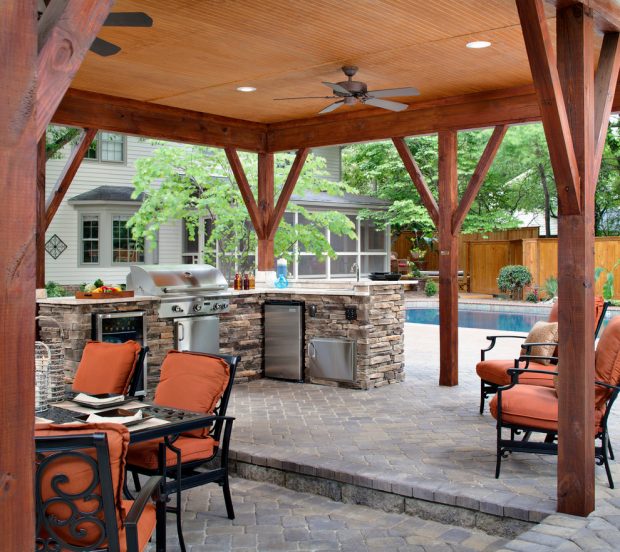 What You Need to Know Before Purchasing an Outdoor Ice Maker