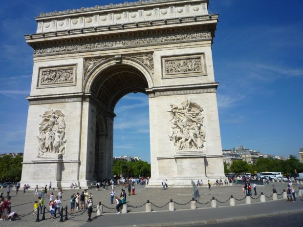 Experience the Parisian Lifestyle with Private Guided Tours in Paris