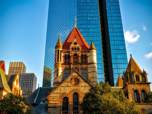 Group Touring Boston’s Historical Landmarks