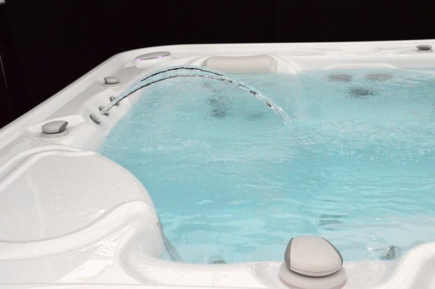 The Top 4 Benefits to Investing In a Luxury Hot Tub