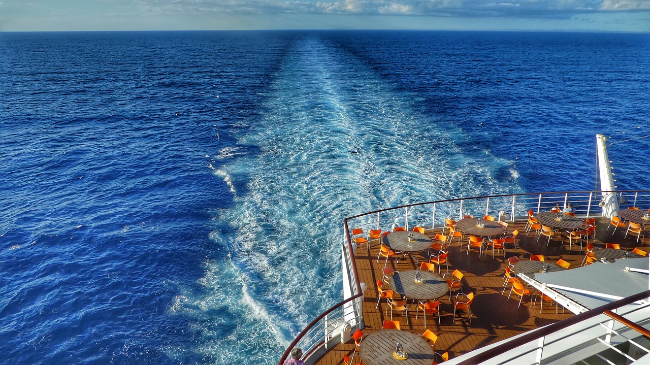Going On a Cruise? These Are the Must-Haves That You Should Never Leave At Home