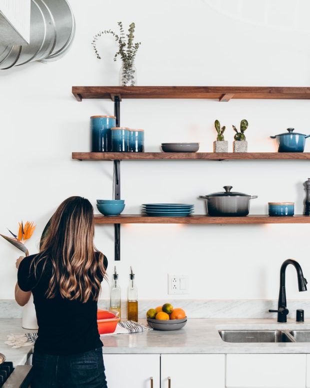 Revamp Your Kitchen by These 5 Customized Wall Decors