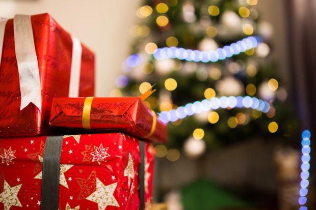 4 Christmas Gifts for the Travelers You Love