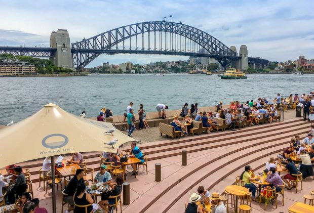 8 Useful Tips for Moving to Australia