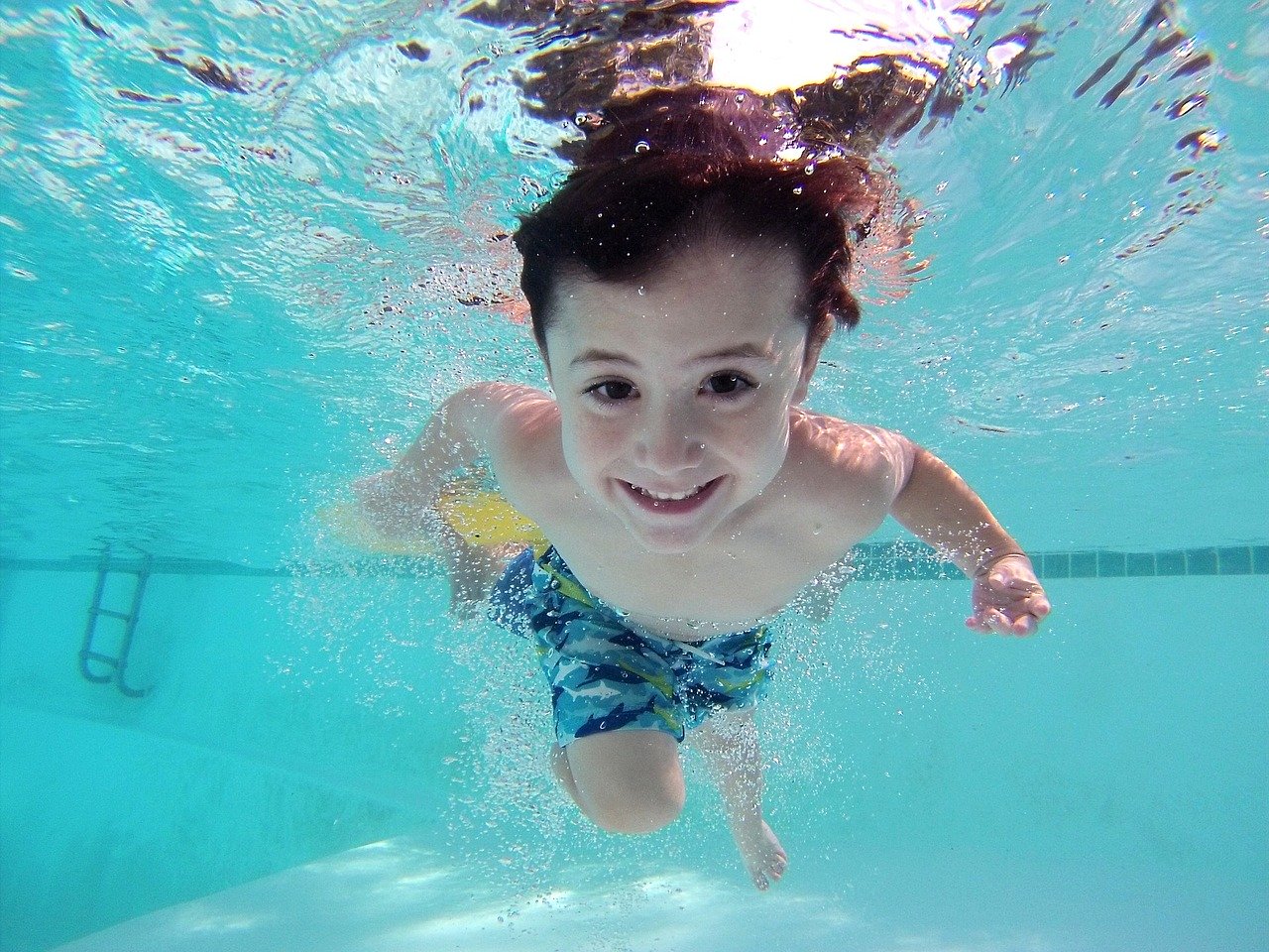 7 Tips for Kids to Safely Enjoy the Pool