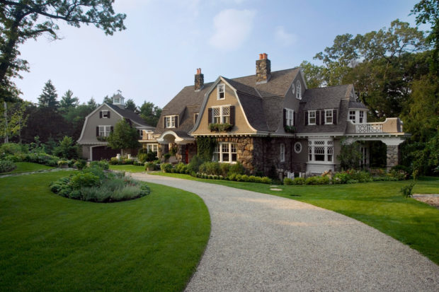 4 Style Options When Redoing Your Long Driveway 4 Style Options When Redoing Your Long Driveway