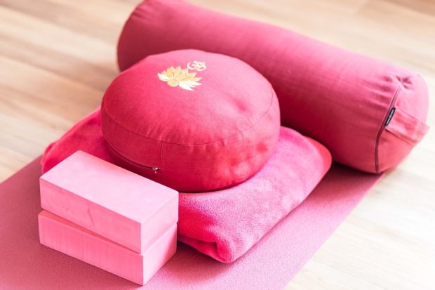 Optimize the Benefits of Yoga with Yoga Pillows