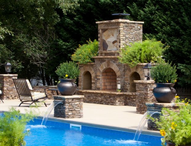 Landscaping Your Pool or Hot Tub with Stone Veneer Landscaping Your Pool or Hot Tub with Stone Veneer