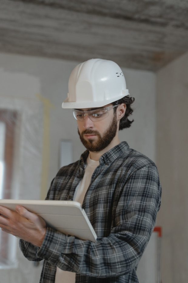 What types of Insurance should a Contractor Carry