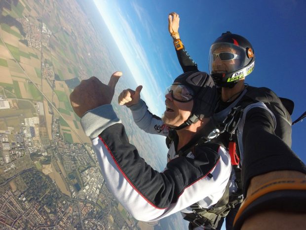 What to Expect When Going Skydiving