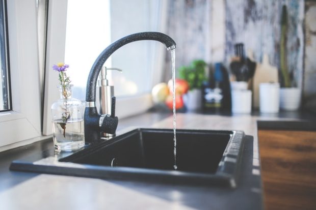 6 Signs That Your Tap Water Is Not Safe For Drinking