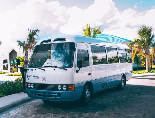 What Are the Advantages of Renting a Charter Bus?
