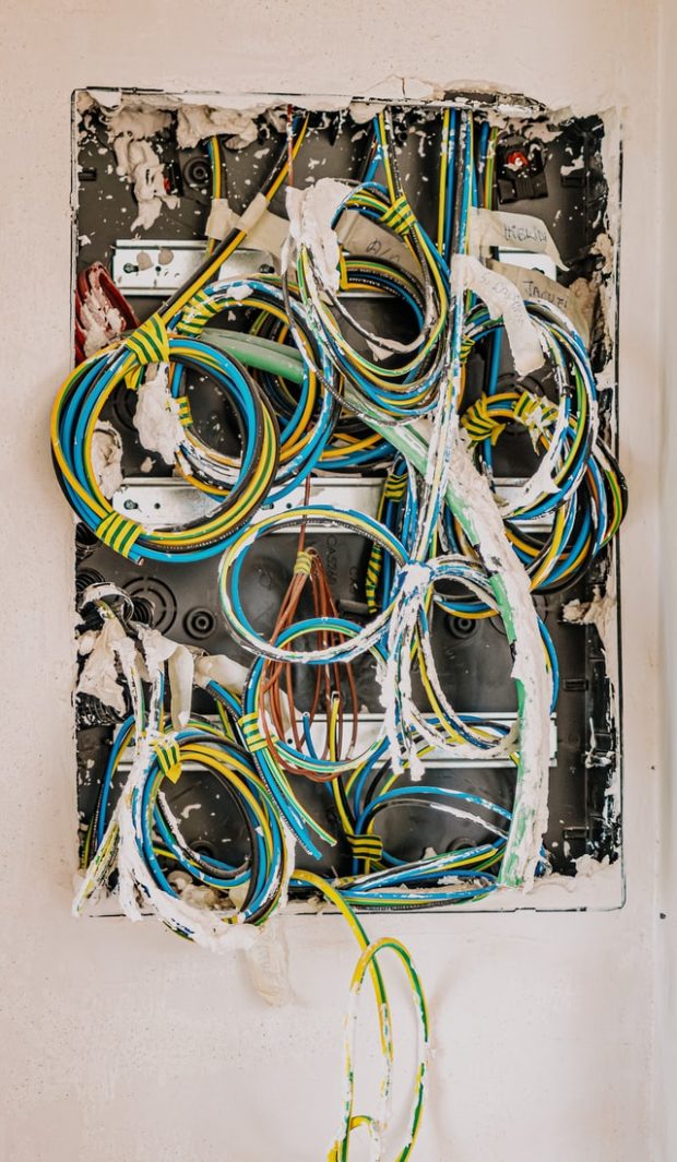 6 Issues That You Will Need To Call An Electrician For