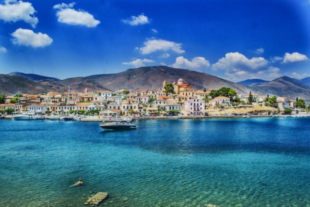 Moving to the Mediterranean Is Easier With These 7 Tips