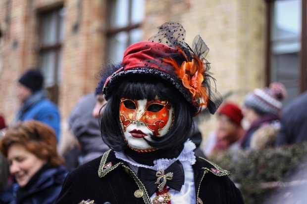 A Guide To Buying Venetian Masks Gifts