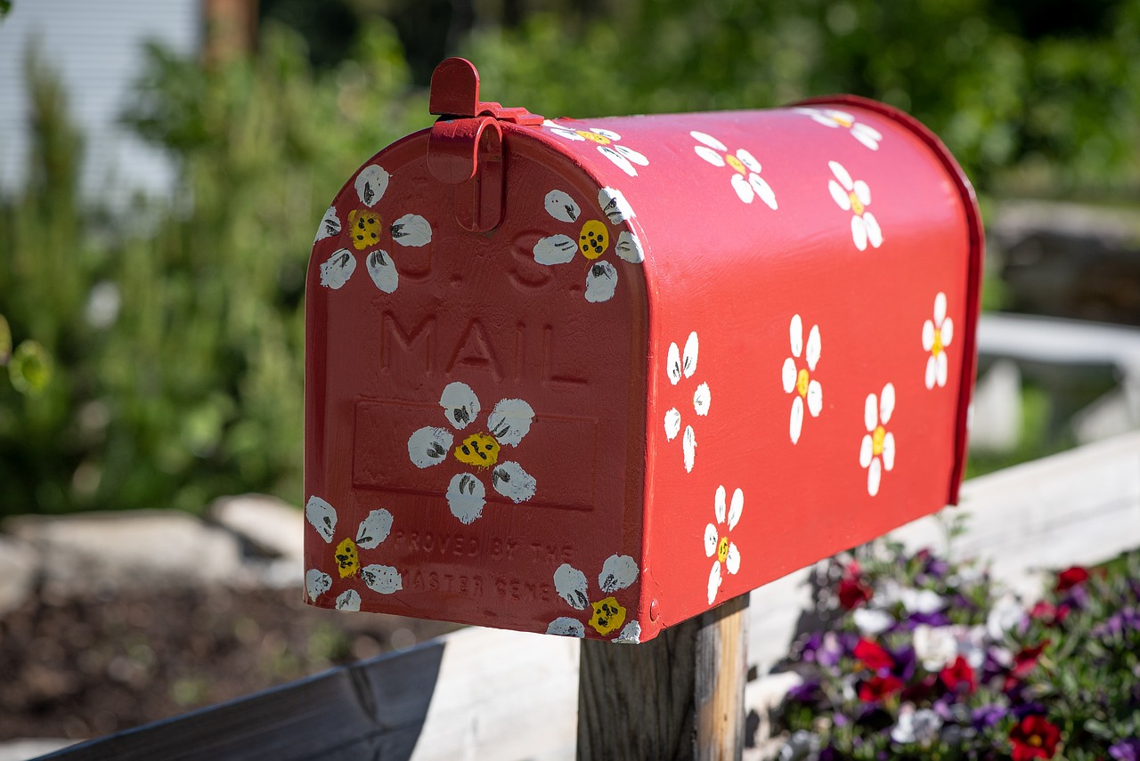 How to Build Your Own Custom Mailbox in 7 Steps