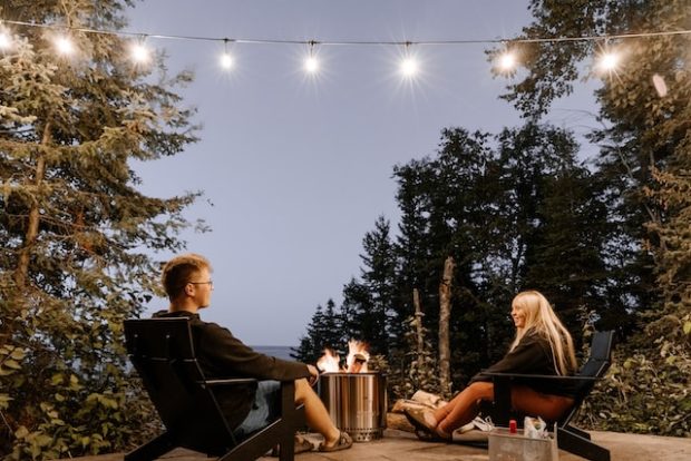 Designing a Cozy Outdoor Space: 8 Elements to Include