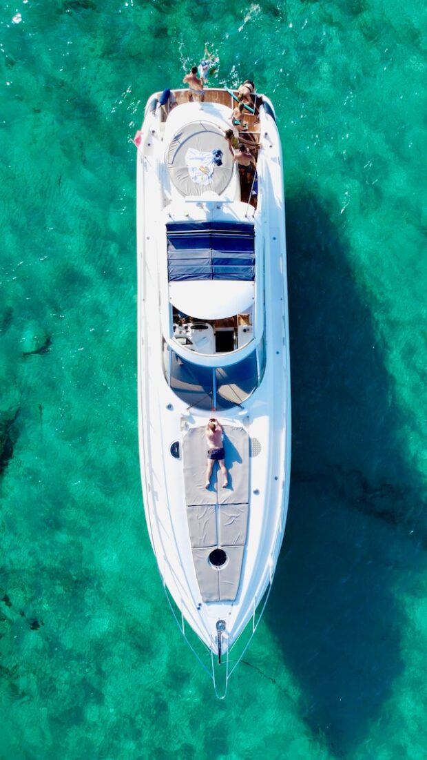 Celebrate in Style: Planning a Luxury Yacht Party in Dubai