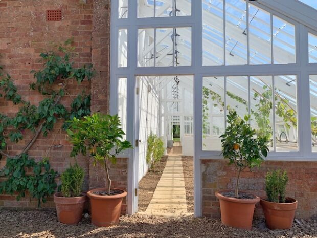 How to Design a Stunning Conservatory for Your Home