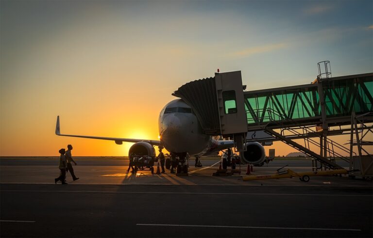 What Are Ramp Workers Really Doing While You Board Your Flight ...