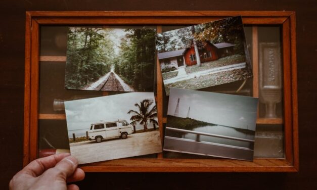 Capturing Travel Tales in Unique Frames