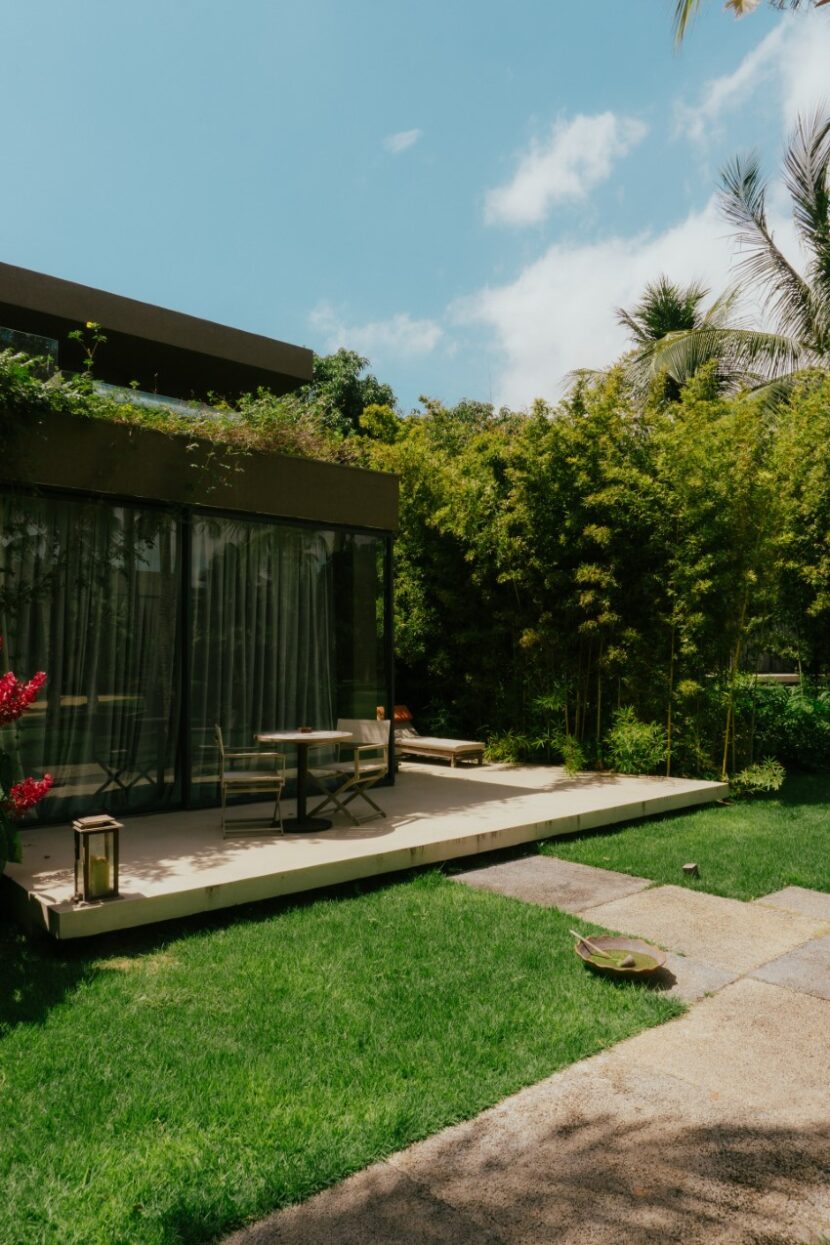 patio-yard-830x1245 Crafting Privacy: Artful Solutions for Contemporary Living Spaces