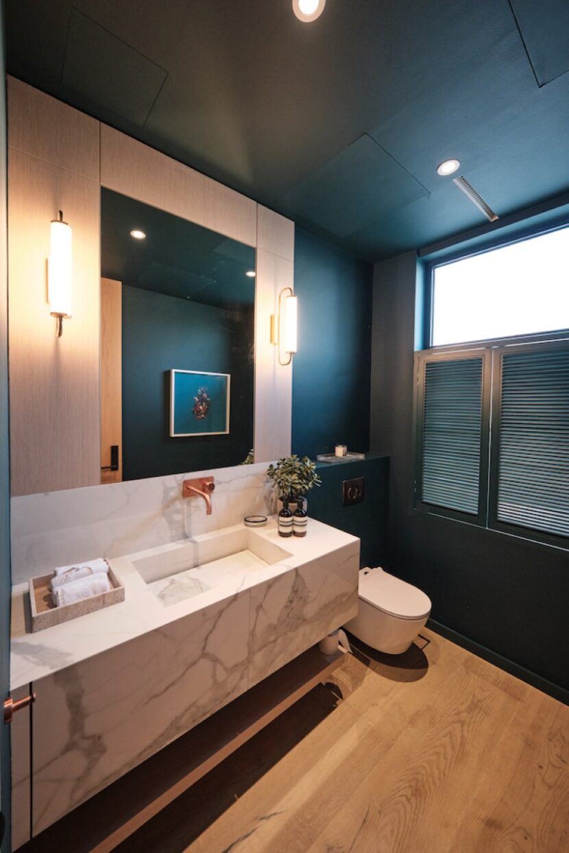 green-powder-room-by-Waleed-Shah-for-BBH-Life-830x1244 The top 2025 interior design trends