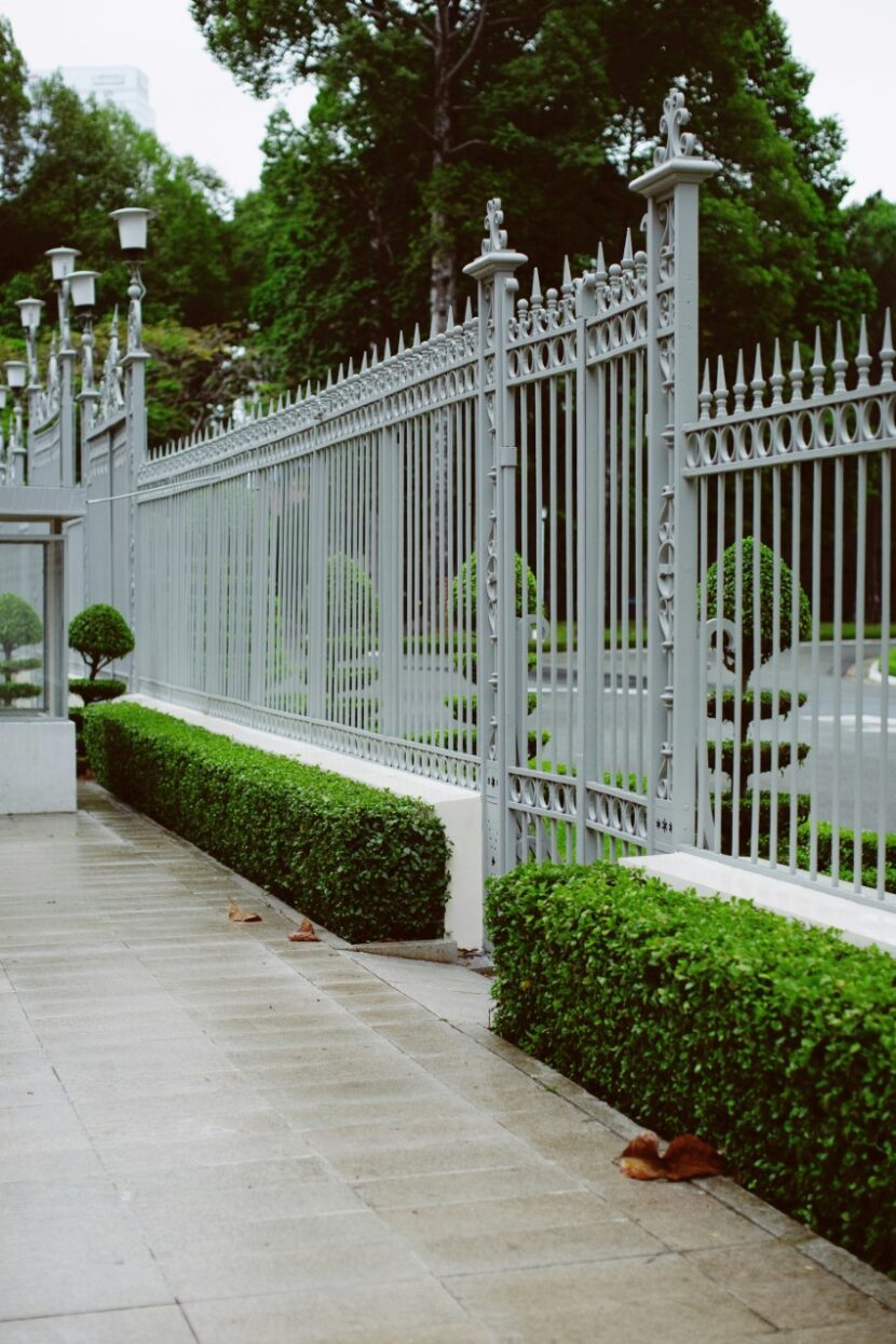 fence-home-830x1245 What Are the Best Aluminum Fence Companies in Illinois?