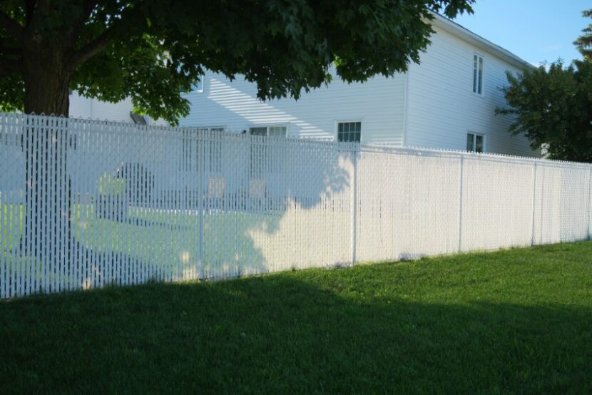 house-fence-830x554 What Are the Best Aluminum Fence Companies in Illinois?