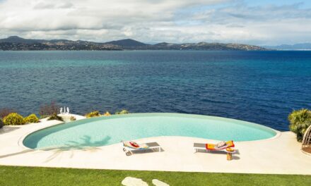 Waterfront Living: The Villas Where the Mediterranean Is Your Garden